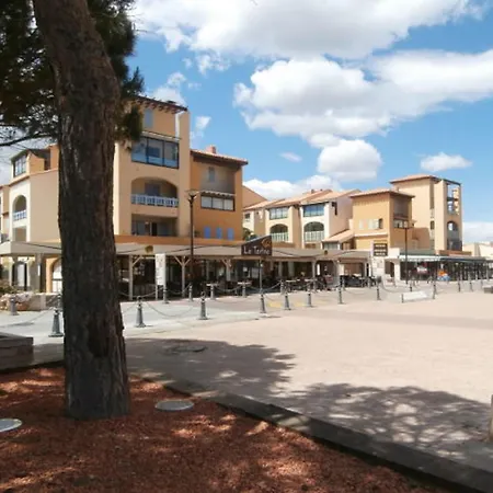 Spacieux T2 Climatise Avec Veranda, 150m Plage, Pkg, Au Coeur De La Grande - 4 Personnes - Fr-1-799-20 Le Barcarès