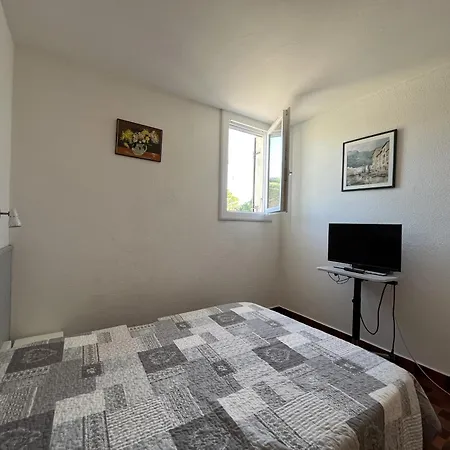 Apartmán Spacieux T2 Climatise Avec Veranda, 150m Plage, Pkg, Au Coeur De La Grande - 4 Personnes - Fr-1-799-20