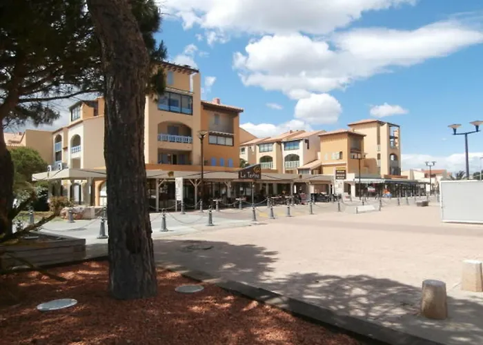 Spacieux T2 Climatise Avec Veranda, 150m Plage, Pkg, Au Coeur De La Grande - 4 Personnes - Fr-1-799-20 Le Barcares